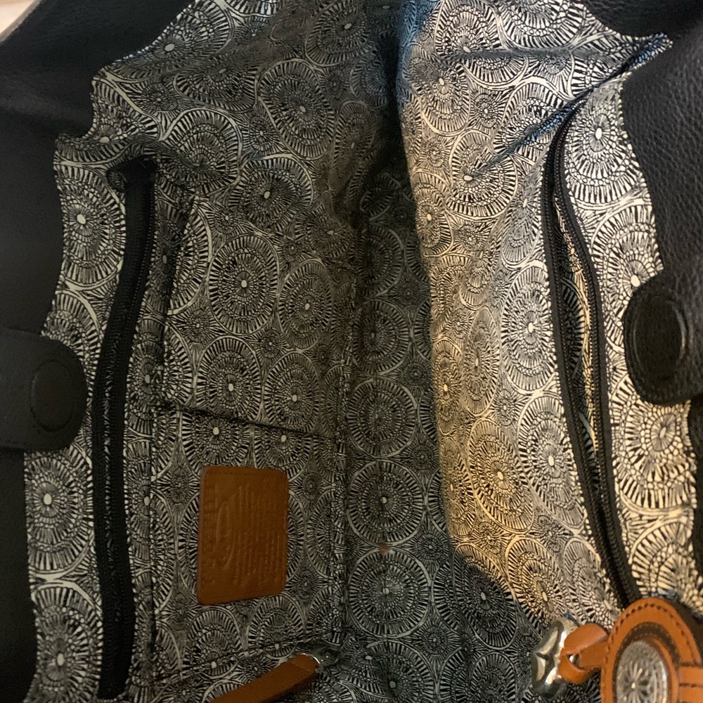 To many purses - Picture 3 of 3